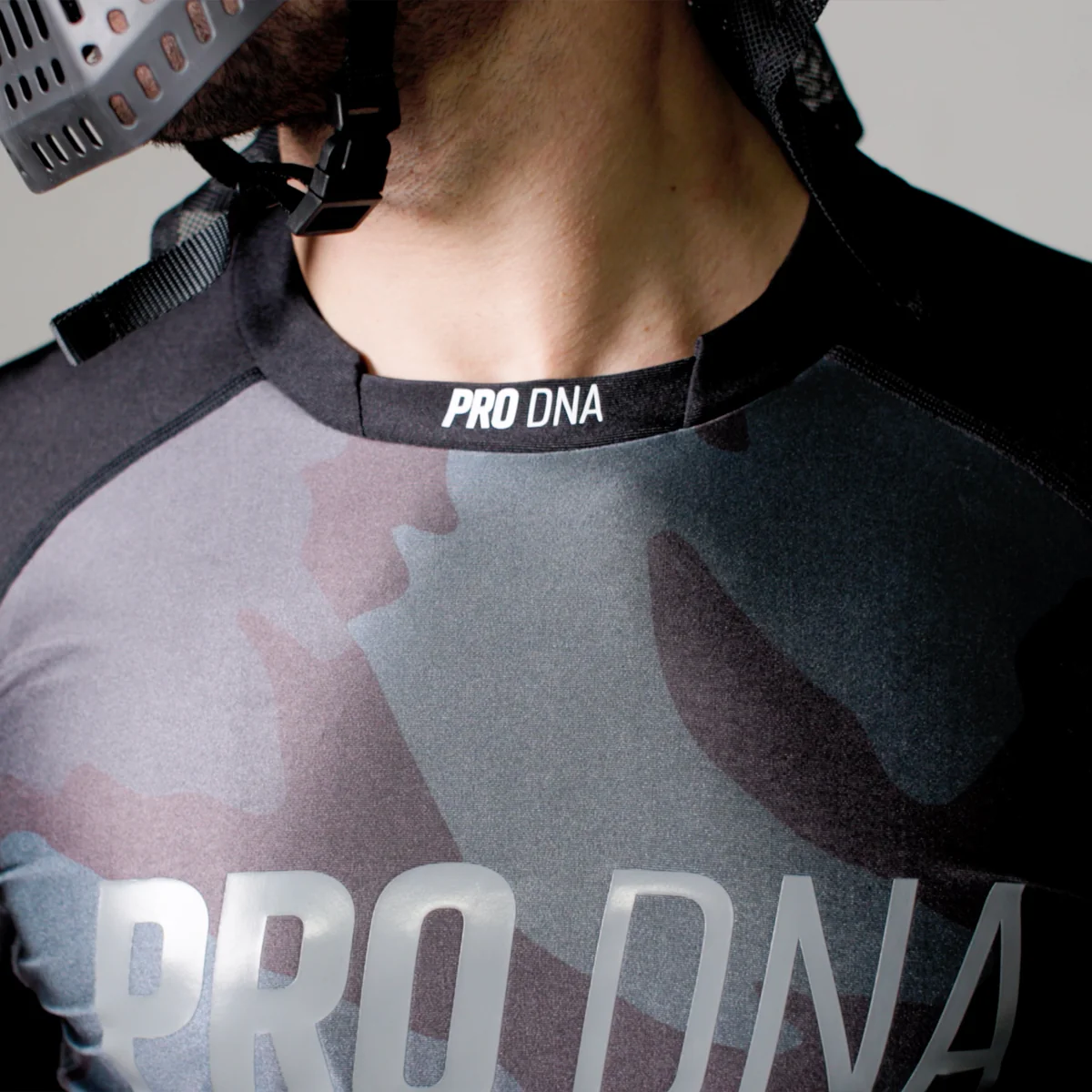 PRO DNA™ BASE LAYER SHIRT – ELBOW PAD - Image 3