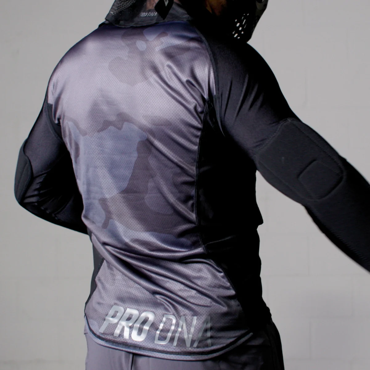 PRO DNA™ BASE LAYER SHIRT – ELBOW PAD - Image 7