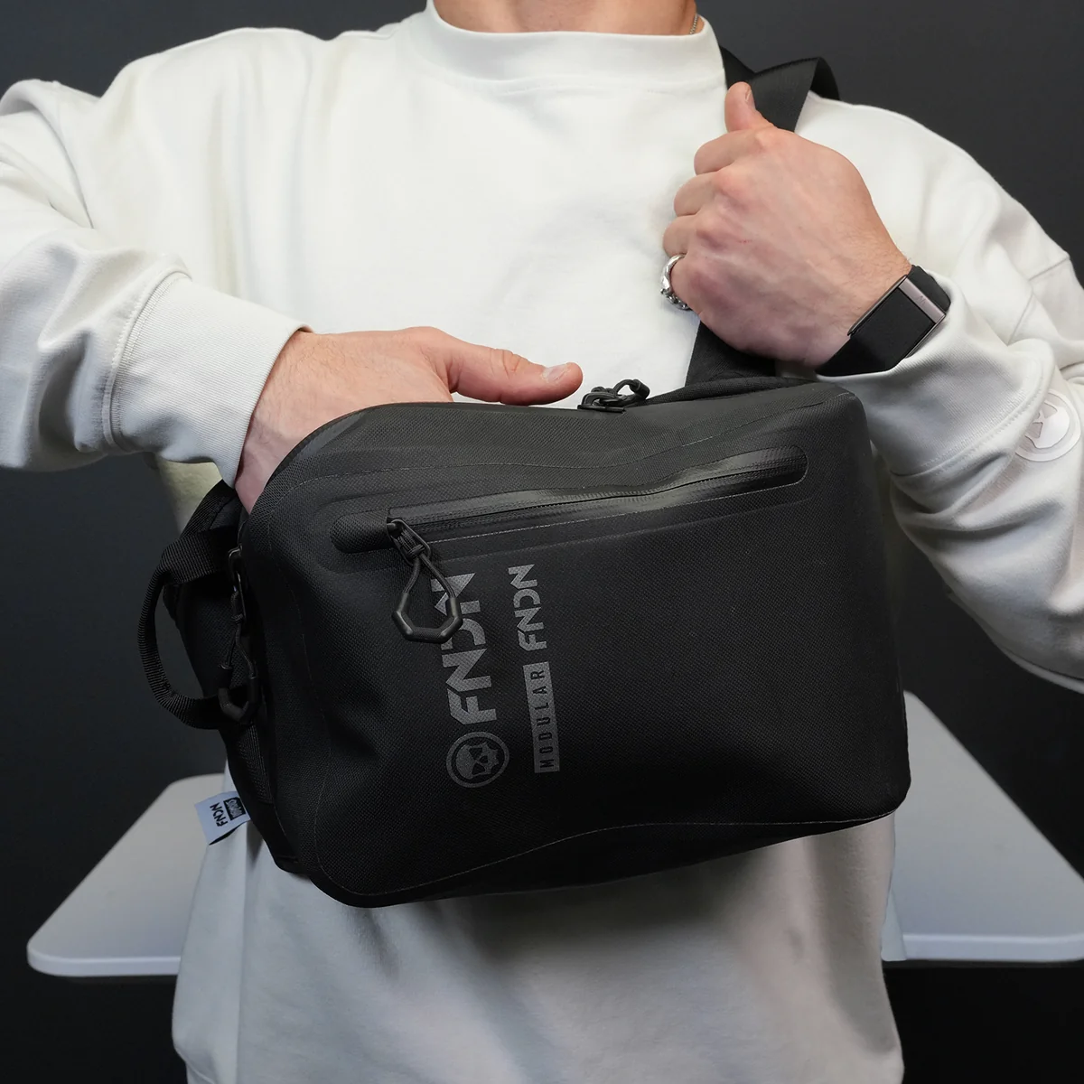 FNDN® TECH SLING BAG - Image 9