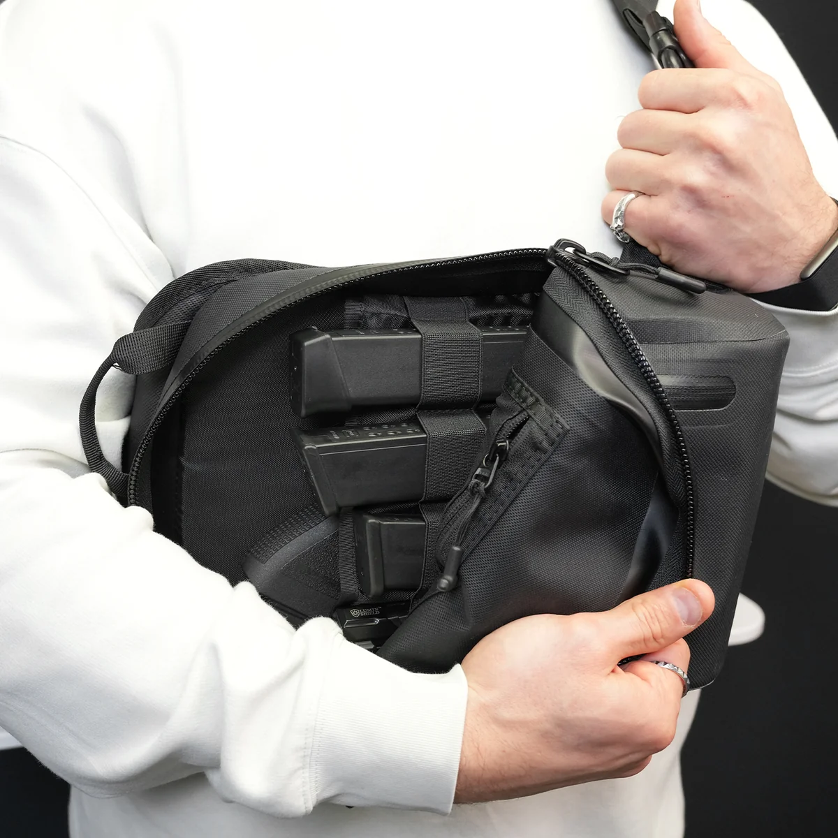 FNDN® TECH SLING BAG - Image 8