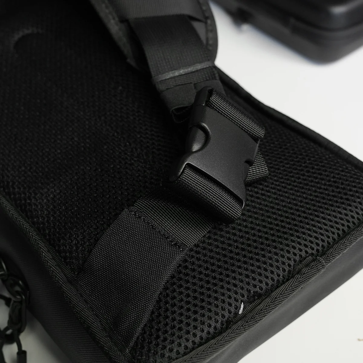 FNDN® TECH SLING BAG - Image 4