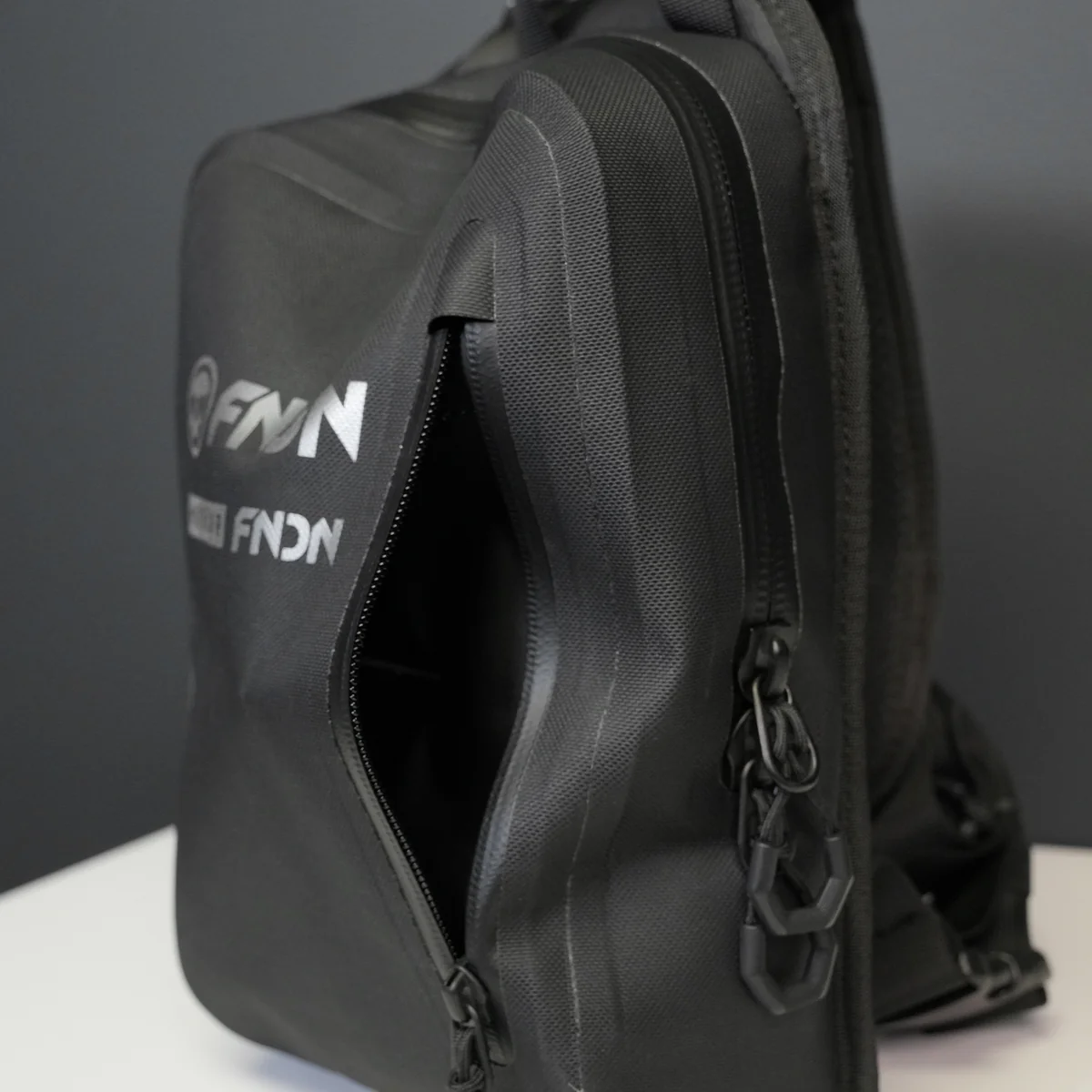 FNDN® TECH SLING BAG - Image 7